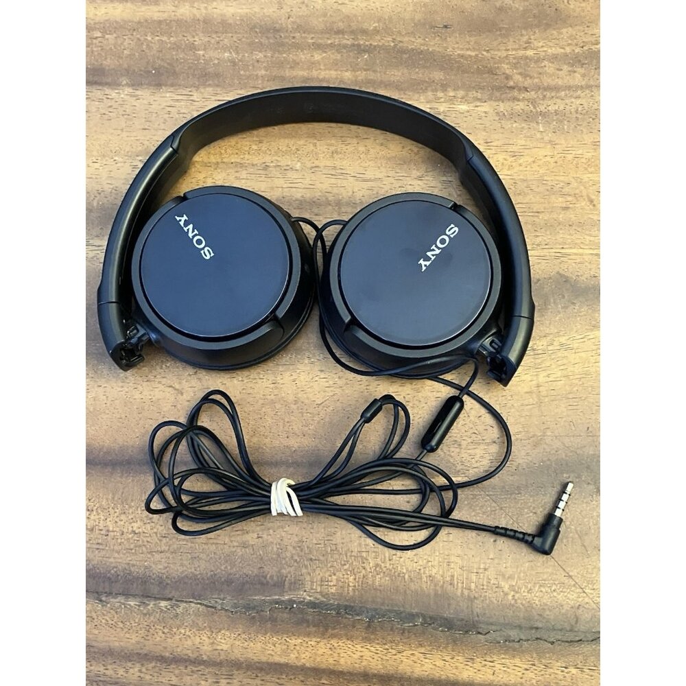 Sony Wired Headphones Lightweight Black Model #1080075